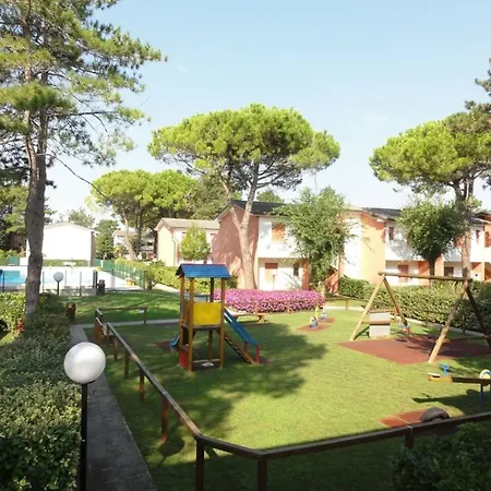 Villa House With Pools And Outdoor Space Bibione