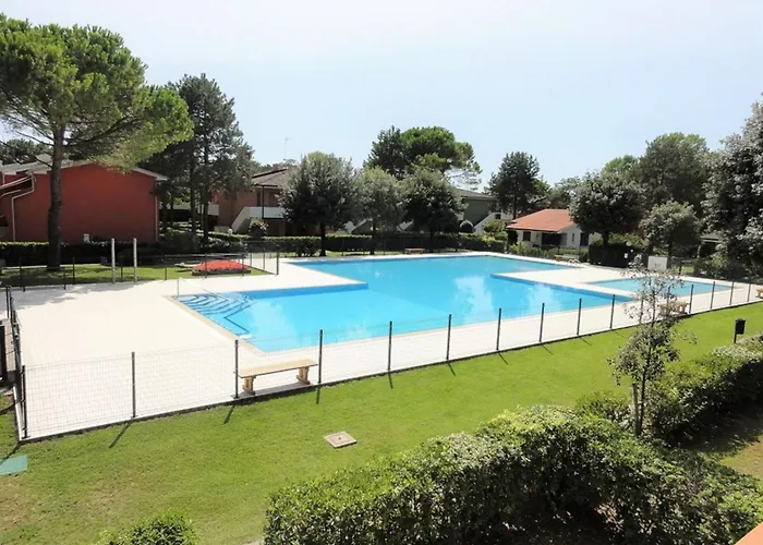 House With Pools And Outdoor Space * Bibione