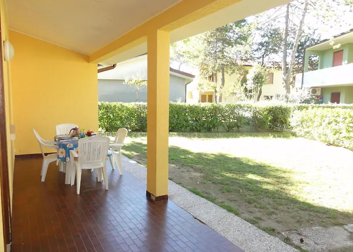 House With Pools And Outdoor Space *
